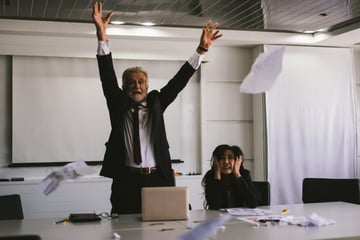 人事評価時に起こるパワハラとは？ 防止策について解説